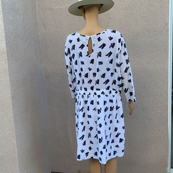 ASOS Made India White Black Scoop Neck 3/4 Sleeves Elastic Waist Keyhole Dress - Picture 7 of 11